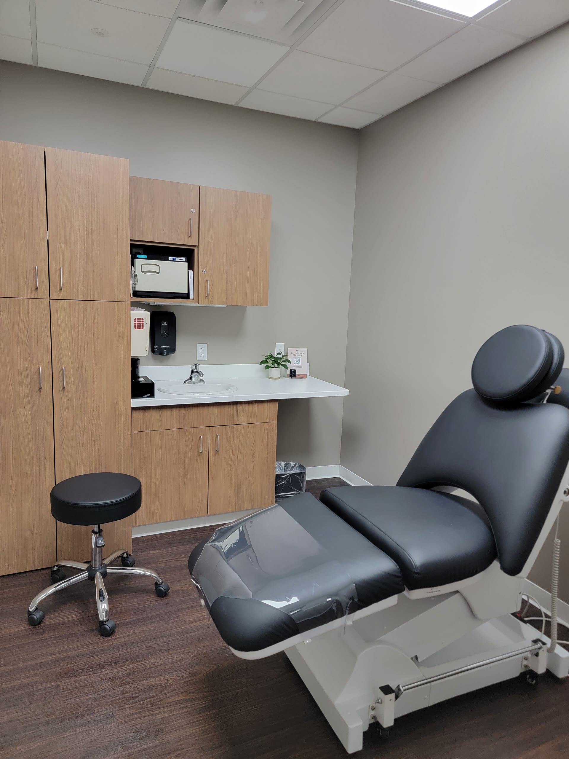 Lazaderm Fargo clinic space